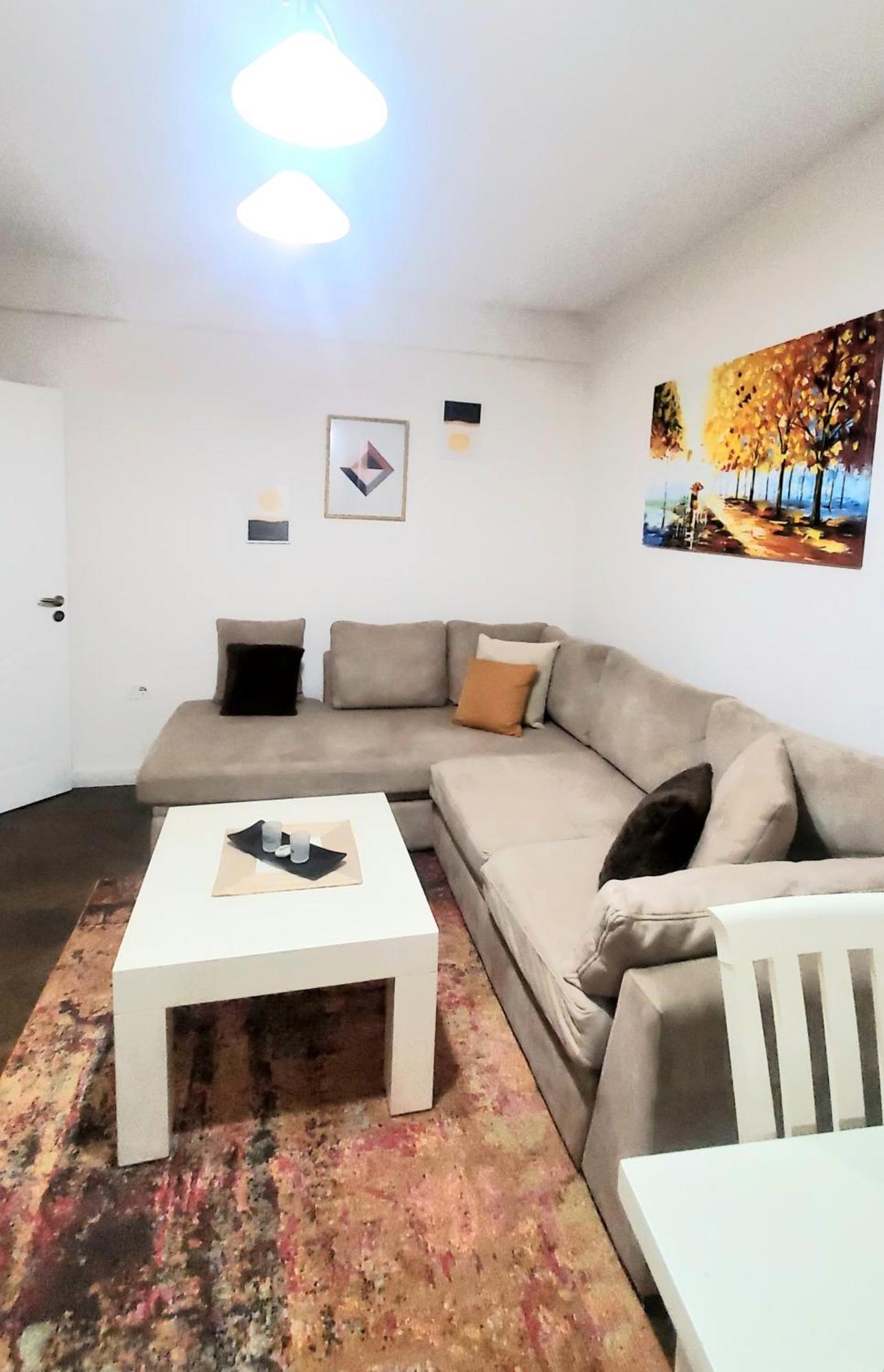 Tulips Central - Entire Apartment Tirana Exterior photo