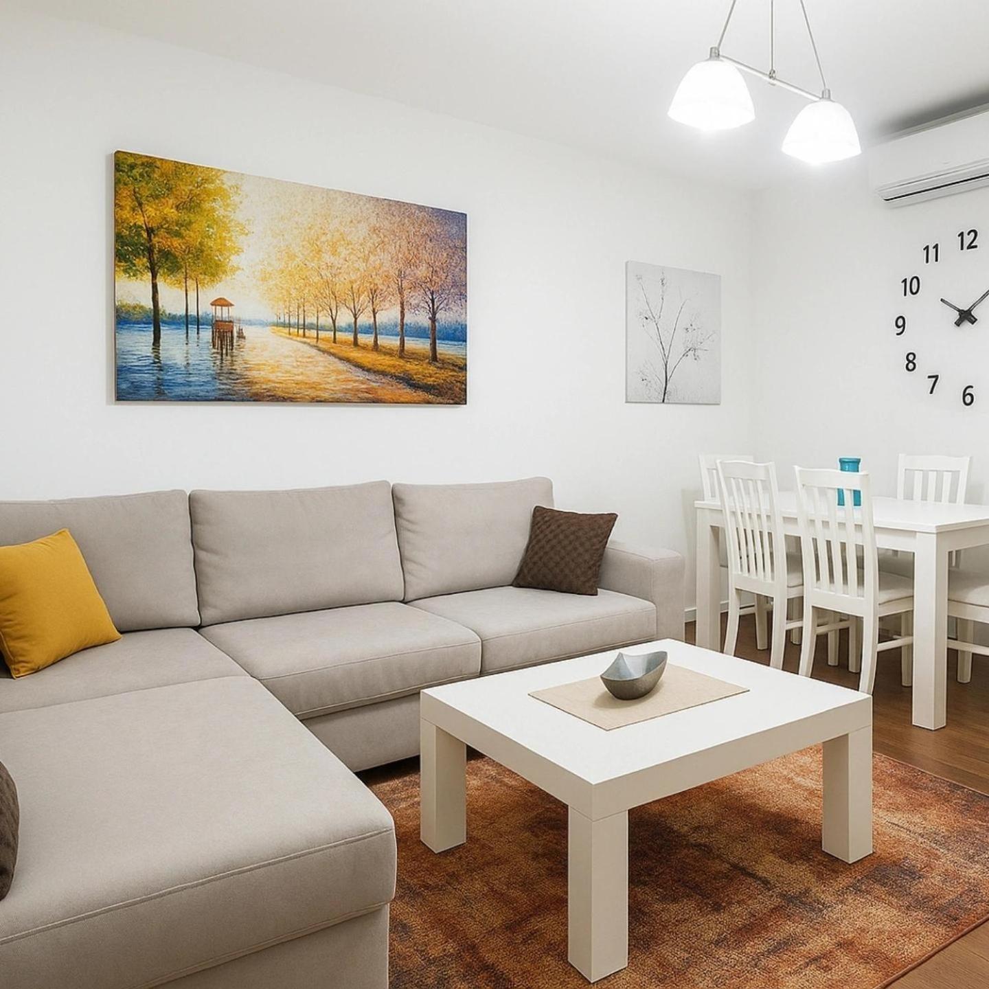 Tulips Central - Entire Apartment Tirana Exterior photo
